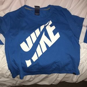 Nike crop top with mesh sleeve